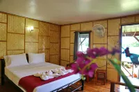 TP Hut Bungalows