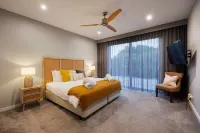 The Break Pool Spa Sauna Beach