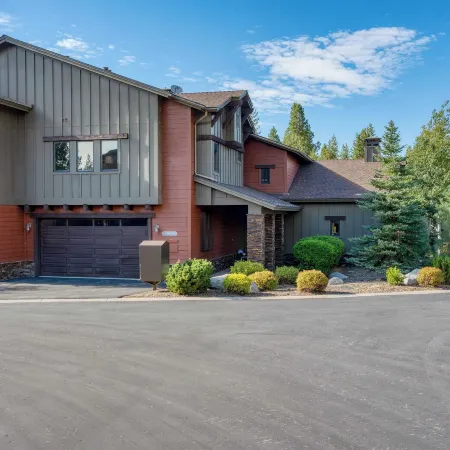 Luxe All-season Retreat by Avantstay Prime Location, Near Skiing