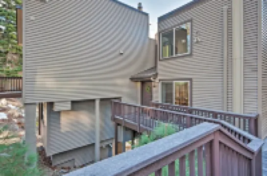 2 Mi to Heavenly Mountain: Tahoe Retreat w/ Views