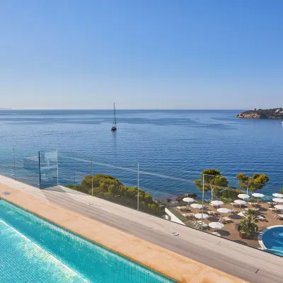 Aparthotel Ponent Mar Hoteles cerca de Platja Porto Novo