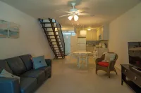 Charming 2-bedroom villa in amazing Dorado steps from the beach