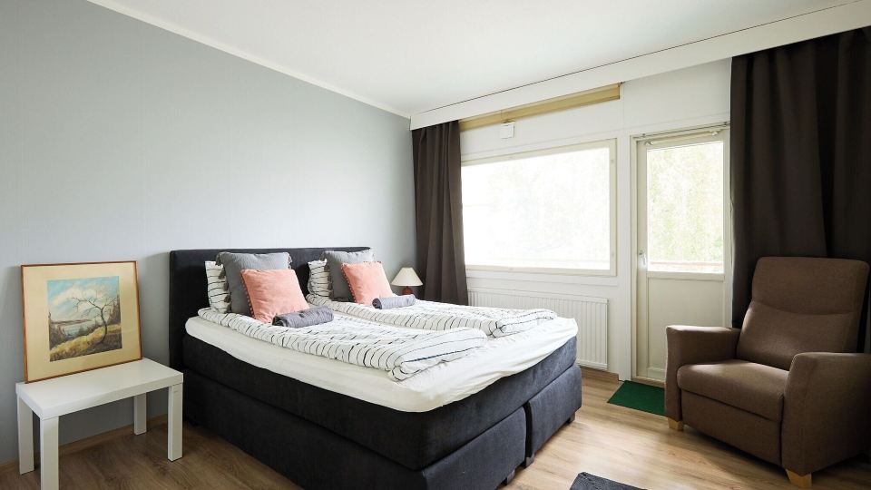 2BR Apt in Quiet Neighborhood