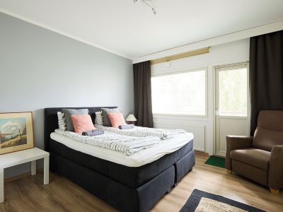 2BR Apt in Quiet Neighborhood