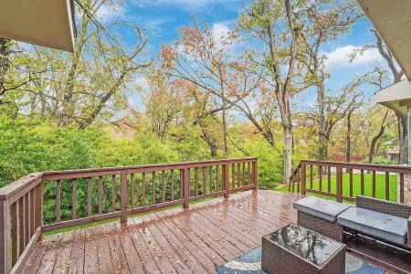 Serene Deck 10 Mins Garland City Square Отели рядом с достопримечательностью «Herman Marshall Whiskey»