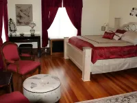 Walton Manor Inn Bed & Breakfast Hotels in Palmyra