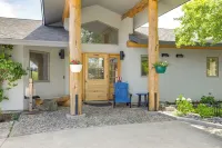 Stunning Sheridan Ranch Villa Mountain View! - bar