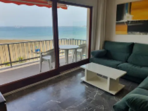 SUPER APARTAMENT IN FRONT OF THE BEACH IN DOWNTOWN WITH LARGE TERRACE