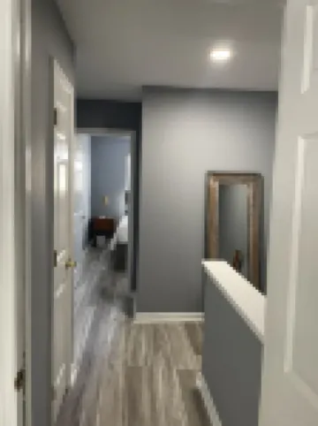 Spacious 4 Bedroom Townhouse Hotels in Middletown