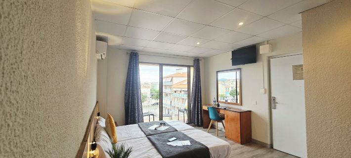 Hotel Mar I Sol Отели в г. Калелла