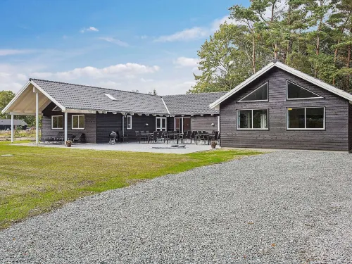 Luxury Retreat with Pool - by Traum Ferienwohnungen Hotels in Stege