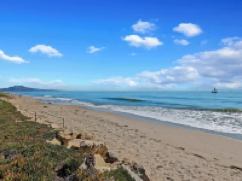Garden Cottage - Miramar Beach with Shared Deck Hotels in Montecito