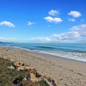 Garden Cottage - Miramar Beach with Shared Deck