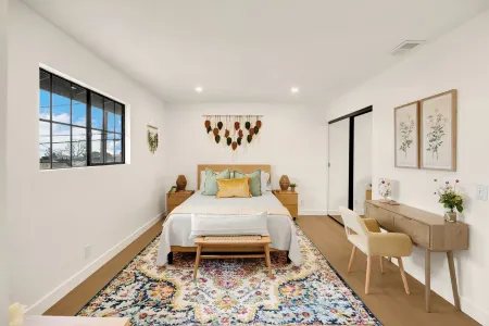 Charming Treehouse Retreat in Sierra Madre