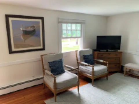Darling Cape Cottage - Steps from Downtown Harwich Port 하위치 호텔