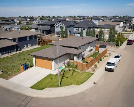 Quiet Executive 2-Bed, 2-Bath Upper Suite | Private Entry | Ideal Longer Stays