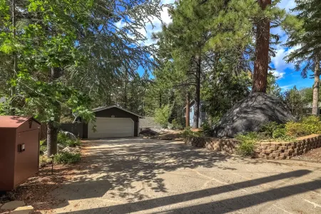 New Zephyr Cove Zen - Hot Tub & Summer Pool