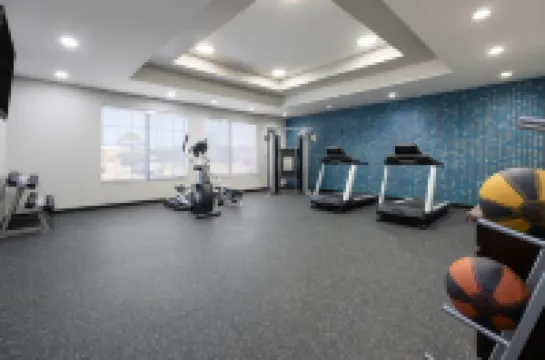 La Quinta Inn & Suites by Wyndham Muskogee Hotels in Muskogee