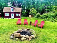 The Cardinal Barn! Beautiful peaceful tiny home in the heart of the Adirondacks!