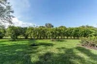 Quiet,Pet friendly house that feels just like Home! close to shopping,FGCU,beach Hotels in Three Oaks