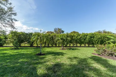 Quiet,Pet friendly house that feels just like Home! close to shopping,FGCU,beach Отели в г. Три-Окс