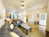 Spacious Open Layout with New Orleans Flair - Charming Private Retreat
