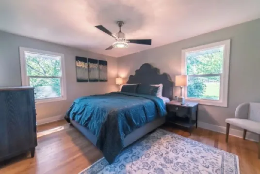 The Parkview House. Hot Tub, Arcade & Park!