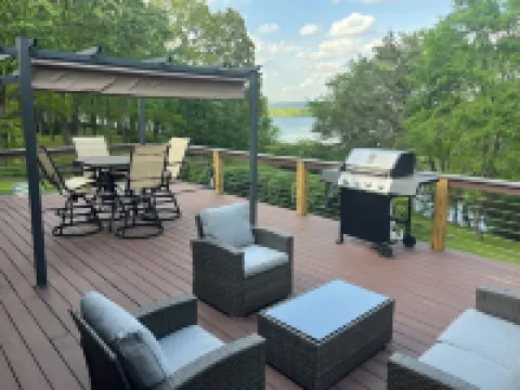 Make a Splash in Heber Springs w/ Lake View / Access - 3 Bedroom, 2.5 Bath Hotels in Heber Township