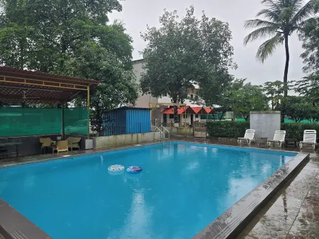 SAAZ RESORT AND LAWN Отели в г. Панед