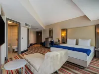 Ramada Plaza by Wyndham Izmir Hotels near Basmane