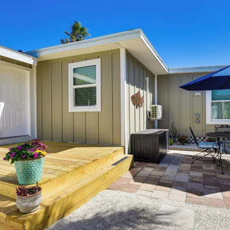 Bradenton Beach Home with Outdoor Bar and Heated Pool!