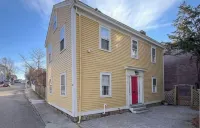 Downtown Newport- Newly Remodeled Historic House