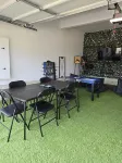 Relax house a few minutes from Port Stanley beach, with hot tub and game room