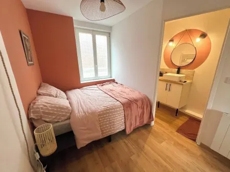 L'hibiscus Отели рядом с достопримечательностью «Calais Lighthouse»