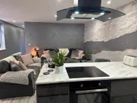 Luxury spacious 2 double bedroom apartment