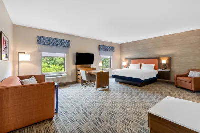 Hampton Inn & Suites Grove City Hotels in Springfield Township