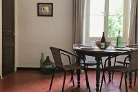 Appartement La Demeure du Pont Vieux Hotels in Collobrieres