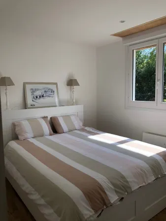 House 100m from the beach on the ocean Отели в г. Сарзо