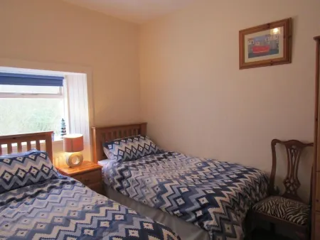 Auld Schoolhouse Sleeps 8 (3 Bedroom)