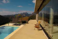 Windows house - Minimalist house in the mountains Hotel a Paty do Alferes