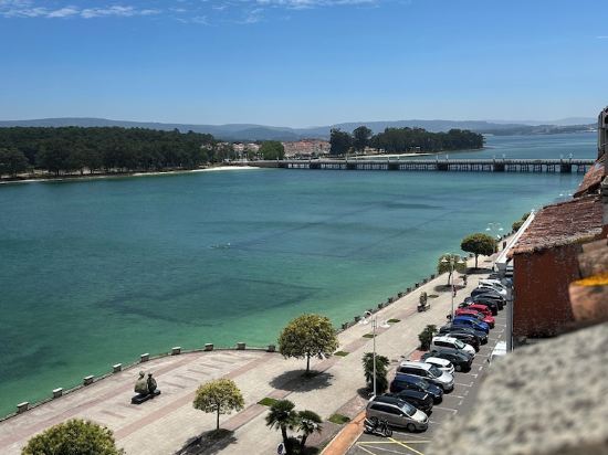 Aquamarina apartment overlooking the sea and La Toja Island