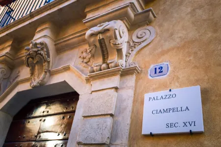 Elegant apartment in historic center