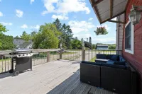 4-bedroom barn in terrific Sister Bay with WiFi, AC. Enjoy your stay Hotels in Liberty Grove