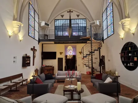 Chapelle Rénovée du Xixe Siècle Отели в г. Монтаржи