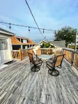 Charming 2 Bedroom House & Rear Apt 1/1 with CC Bay View!