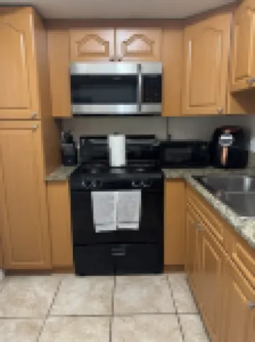 Charming 1-bedroom condo with WiFi and AC in brilliant Miami