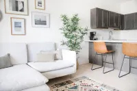 Gorgeous Stay One Block From Beach