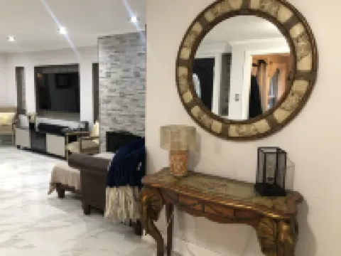 4 Bedroom House perfect for families! Near Beach! Hotels in Glen Cove