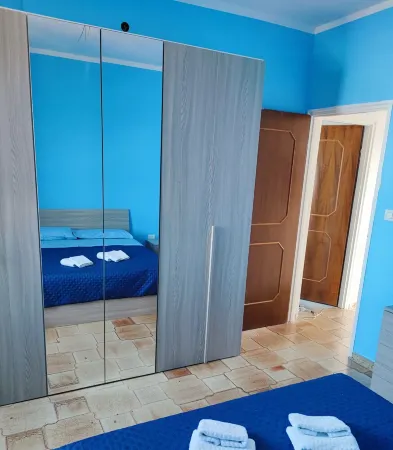 Direct and private entrance to the beach,