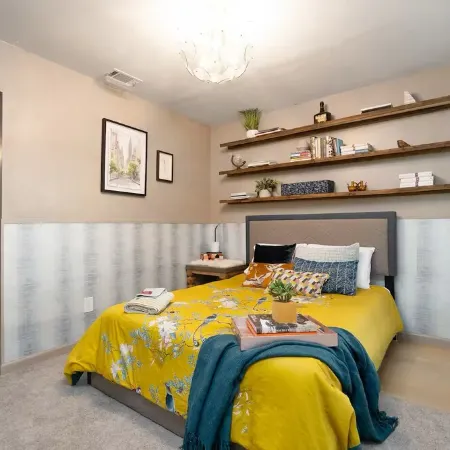 Ivy's Charming 2 Bedroom 2 Bath with Jetted Tub